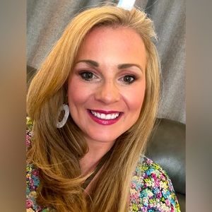 Meet your Posher, Emilie